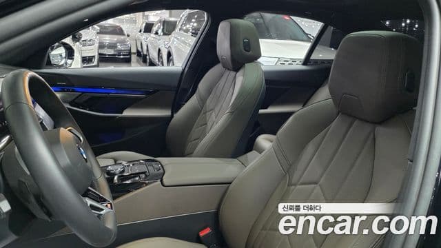 BMW 5시리즈 (G60) 520i M Sport, 2025 10
