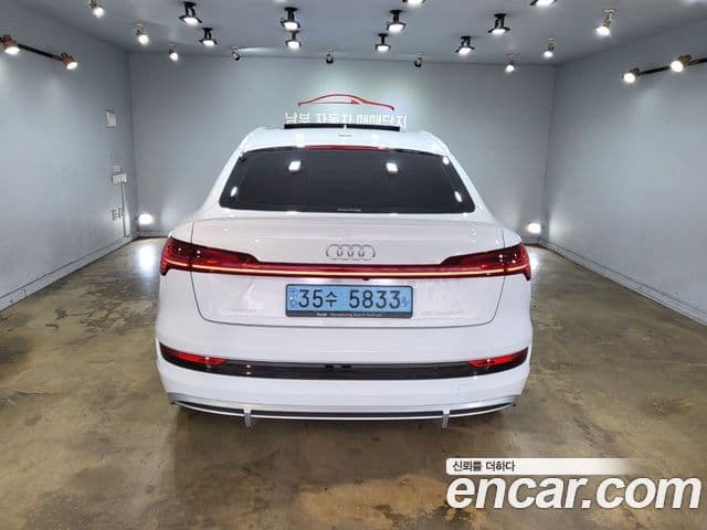 Audi e-Tron 55 Quattro Sportback, 2021 все фото