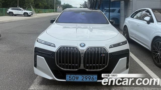 BMW i7 (G70), 2024 1