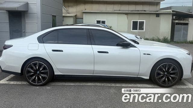 BMW i7 (G70), 2024 3