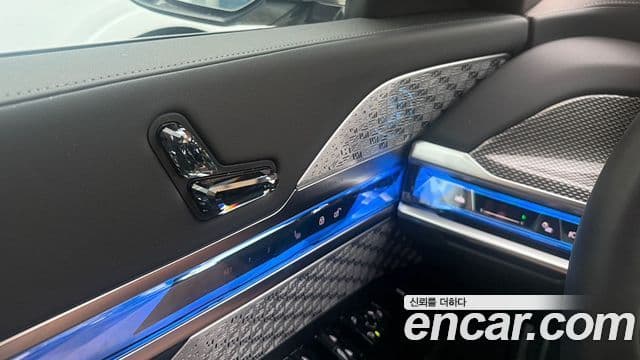 BMW i7 (G70), 2024 13