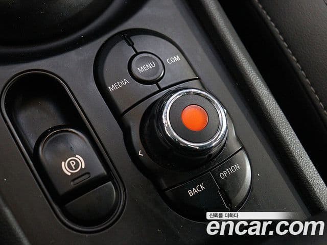 Mini Cooper 클럽맨 2세대, 2019 15