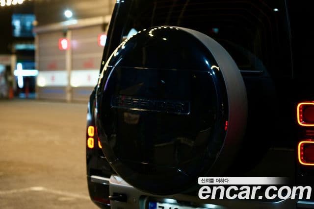 Land Rover Defender (L663) 110 P300 X-Dynamic SE, 2024 4