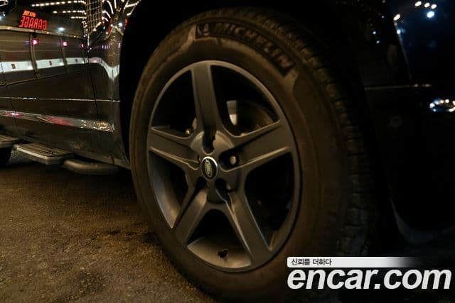 Land Rover Defender (L663) 110 P300 X-Dynamic SE, 2024 все фото