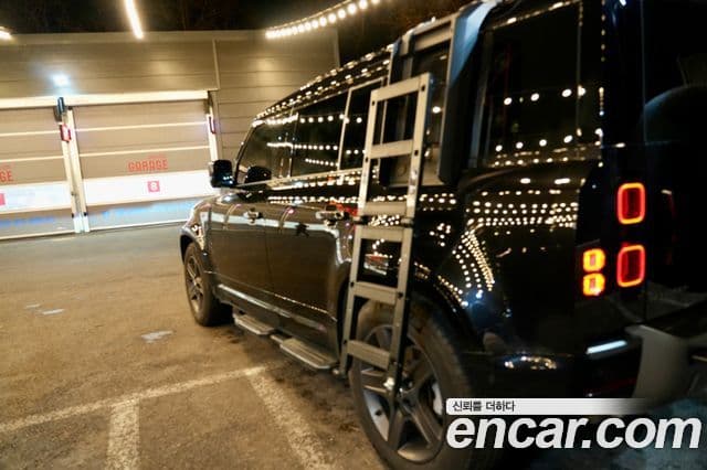 Land Rover Defender (L663) 110 P300 X-Dynamic SE, 2024 7