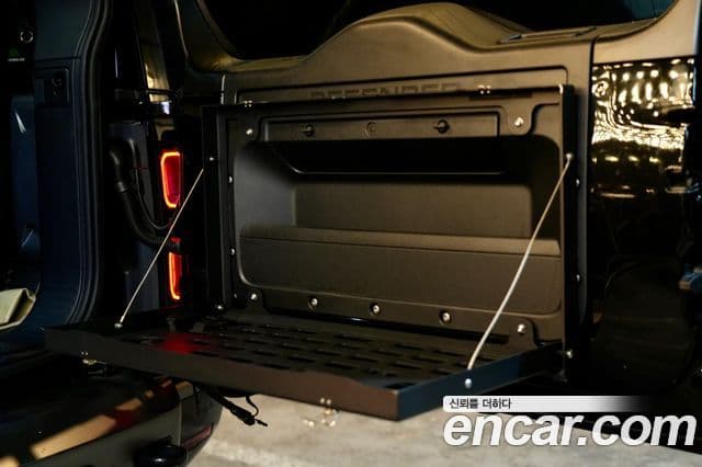 Land Rover Defender (L663) 110 P300 X-Dynamic SE, 2024 8