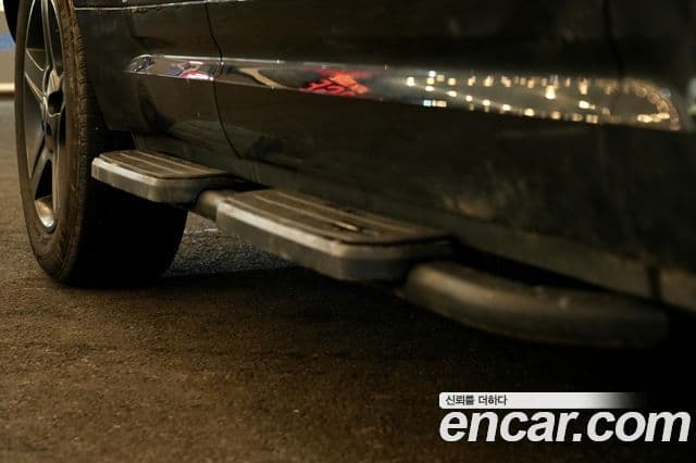 Land Rover Defender (L663) 110 P300 X-Dynamic SE, 2024 9