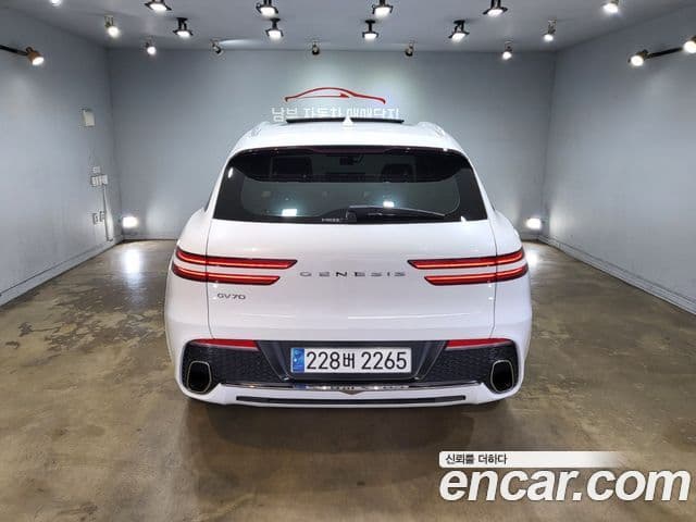 Genesis GV70, 2023 все фото
