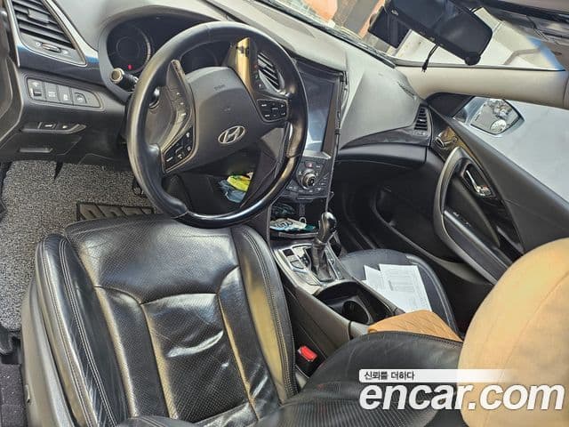 Hyundai Grandeur HG Executive, 2012 3
