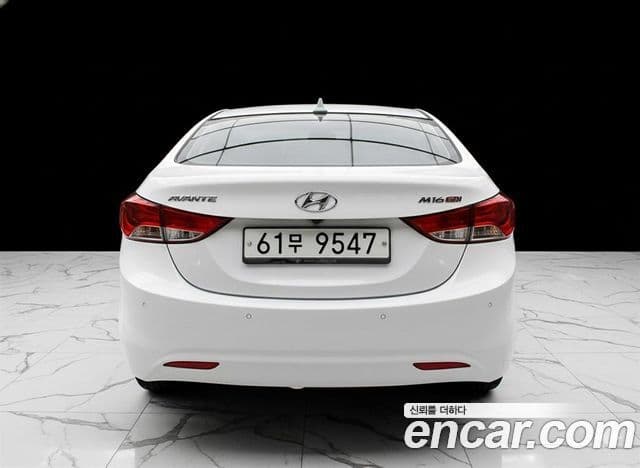 Hyundai Avante MD M16 GDI Deluxe, 2012 3