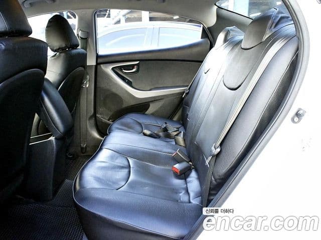 Hyundai Avante MD M16 GDI Deluxe, 2012 6