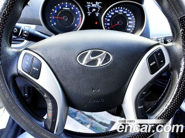 Hyundai Avante MD M16 GDI Deluxe, 2012 8