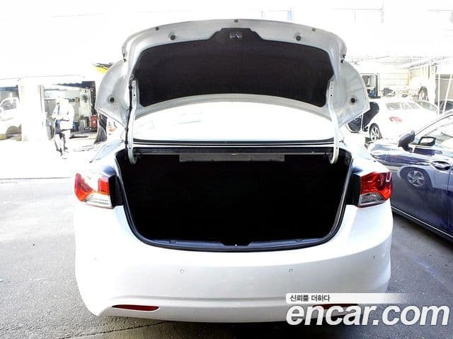 Hyundai Avante MD M16 GDI Deluxe, 2012 17