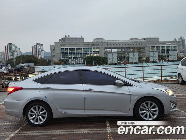 Hyundai i40 살룬 Smart, 2012 19