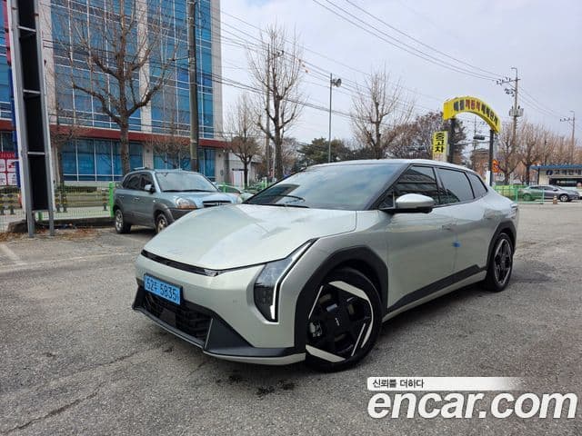 Kia EV4 Earth, 2026 1