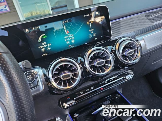 Mercedes-Benz GLB-класс X247 GLB220, 2020 13