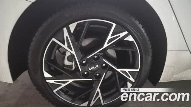 Kia The / новый New K5 гибрид 3세대 Signature, 2024 13