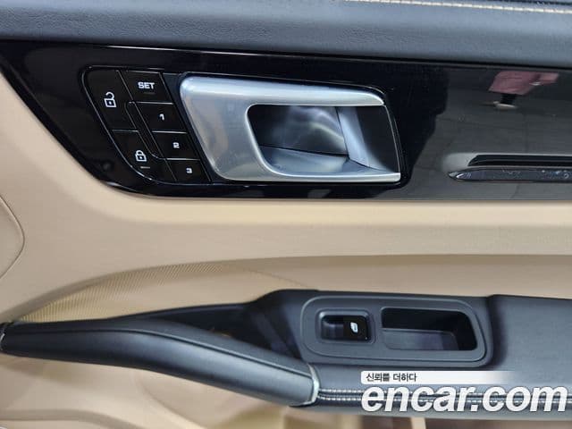 Porsche Cayenne (PO536) 3.0 E-гибрид, 2020 15