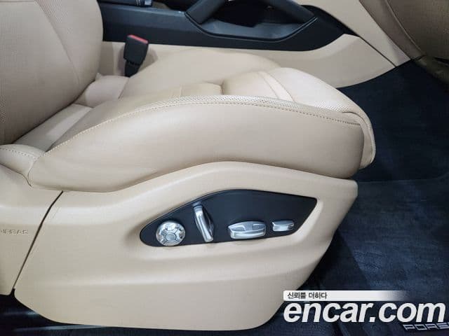 Porsche Cayenne (PO536) 3.0 E-гибрид, 2020 16