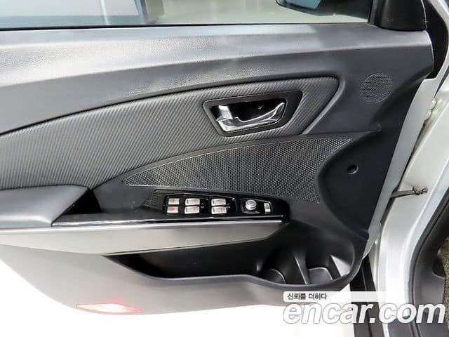 KG모빌리티(SsangYong) Tivoli дизель LX 2WD, 2017 14