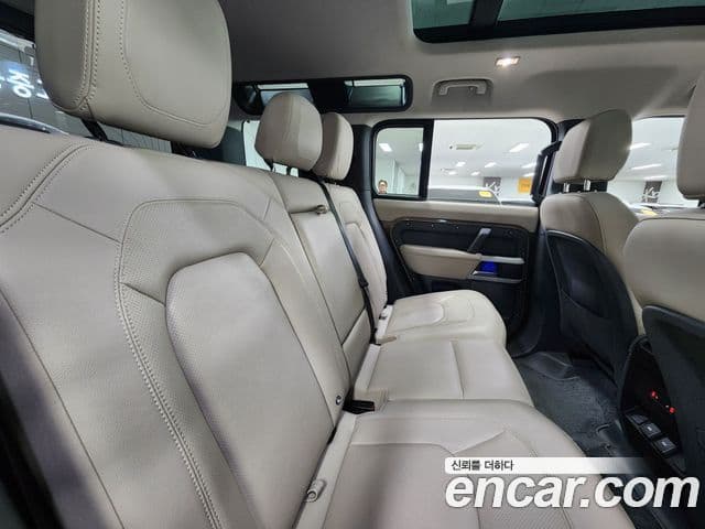 Land Rover Defender (L663) 110 D250 SE, 2023 17