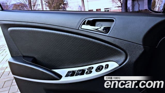 Hyundai Accent(новый кузов / новое поколение) Premier, 2013 15