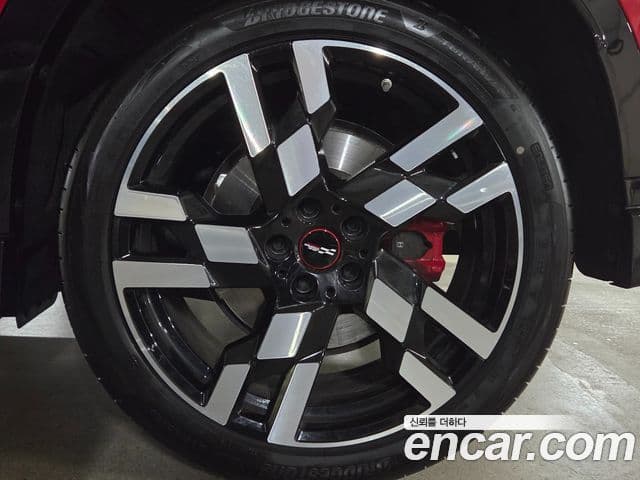 Mini Cooper S Countryman 3세대 ALL4 JCW, 2025 все фото