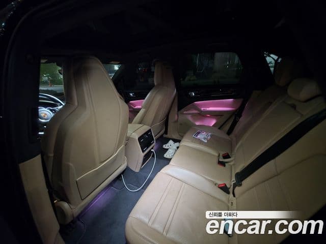 Porsche Cayenne (PO536), 2019 6