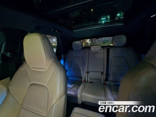 Porsche Cayenne (PO536), 2019 10