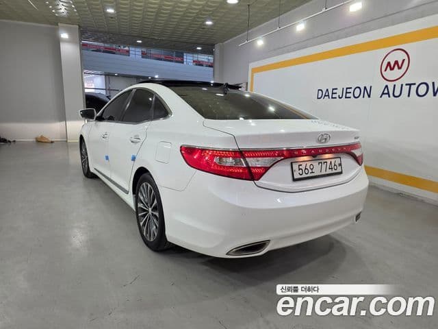 Hyundai Grandeur HG Premium, 2014 3