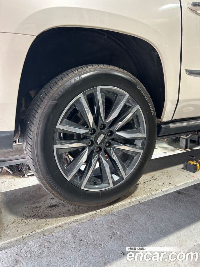 Cadillac Escalade 4세대, 2015 8