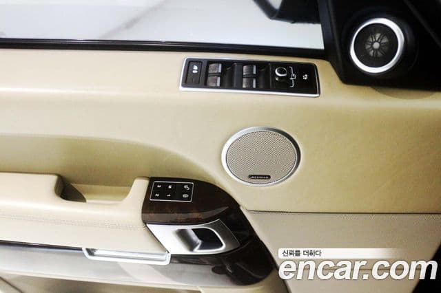 Land Rover Range Rover 4세대 4.4 SDV8 Vogue SE дизель, 2015 14