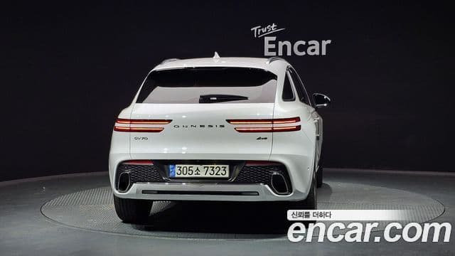 Genesis GV70, 2022 4
