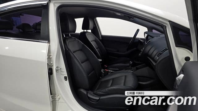 Kia K3 Trendy, 2013 10