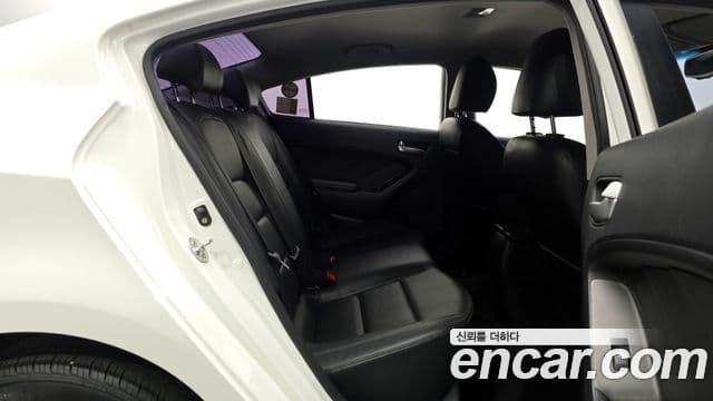 Kia K3 Trendy, 2013 12