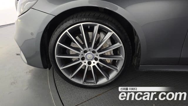 Mercedes-Benz E-класс W213 AMG Line, 2017 все фото