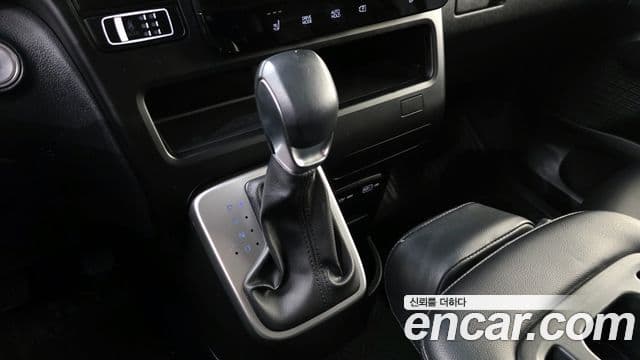 Hyundai Staria Modern, 2023 9