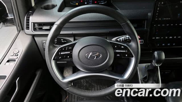 Hyundai Staria Modern, 2023 15