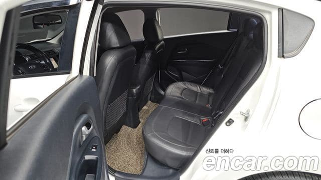 Kia All New Pride Prestige, 2014 11