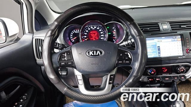 Kia All New Pride Prestige, 2014 16