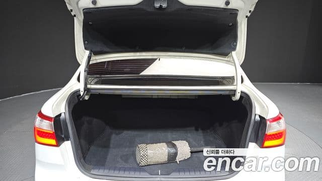 Kia All New Pride Prestige, 2014 20