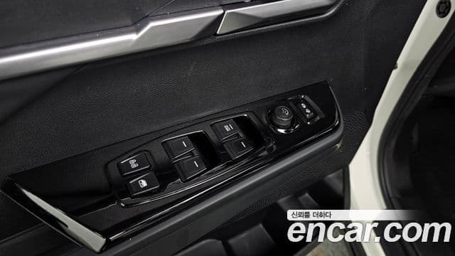 KG모빌리티(SsangYong) Torres T5, 2023 16