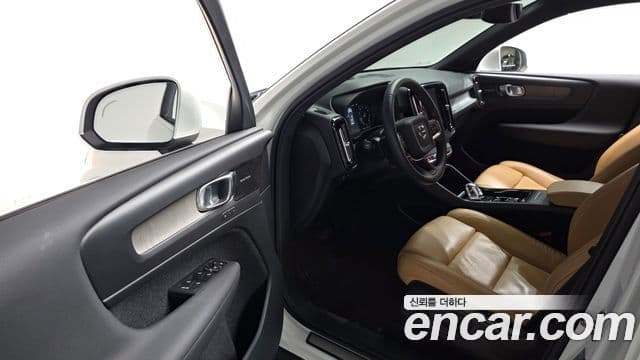 Volvo XC40 T4 Inscription, 2019 11