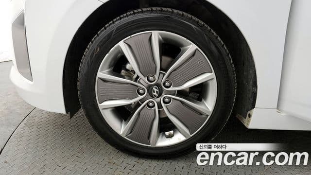 Hyundai Ioniq гибрид Plus, 2016 все фото