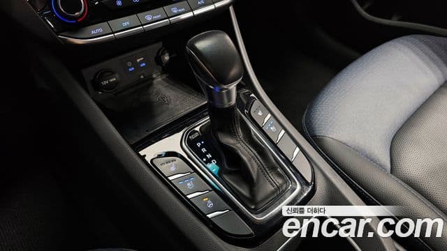 Hyundai Ioniq гибрид Plus, 2016 9