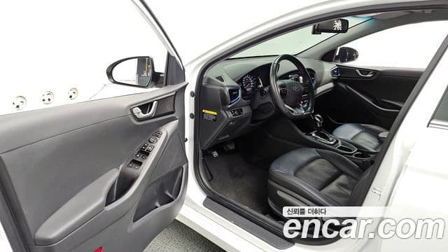 Hyundai Ioniq гибрид Plus, 2016 10