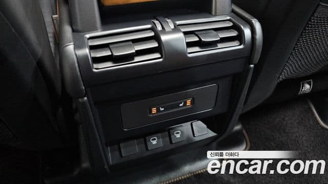 Land Rover Defender (L663) 110 P300 X-Dynamic SE, 2024 19