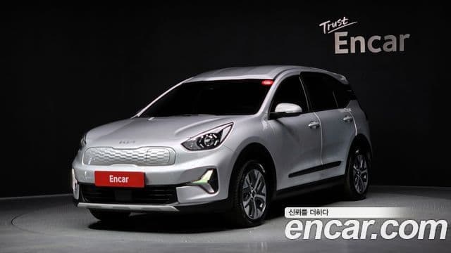 Kia Niro Plus Light (таксомоторный тип), 2023 1