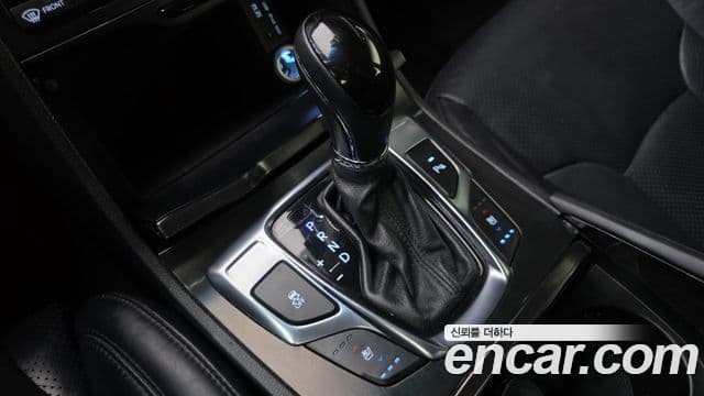 Hyundai Grandeur HG Premium, 2015 9