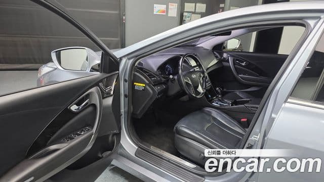 Hyundai Grandeur HG Premium, 2015 10